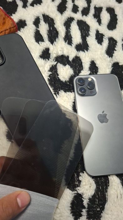 Vând/schimb iphone 12 pro max impecabil