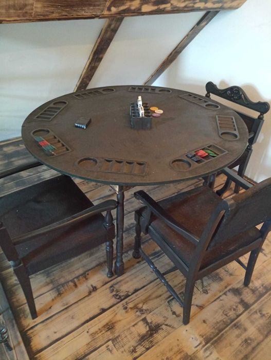 Masa poker + 3 scaune lemn masiv