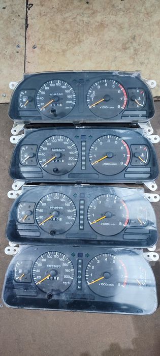 Щиток приборов Toyota