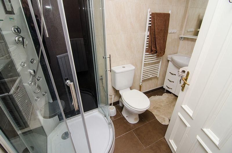 Дава се под наем Къща в Варна, Базар Левски - 100 кв.м за 775 € - Снимка #2