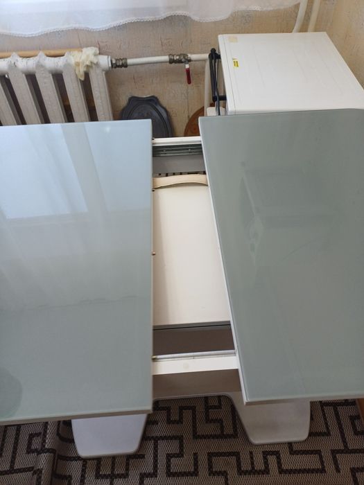 Стол на  кухню раздвижной