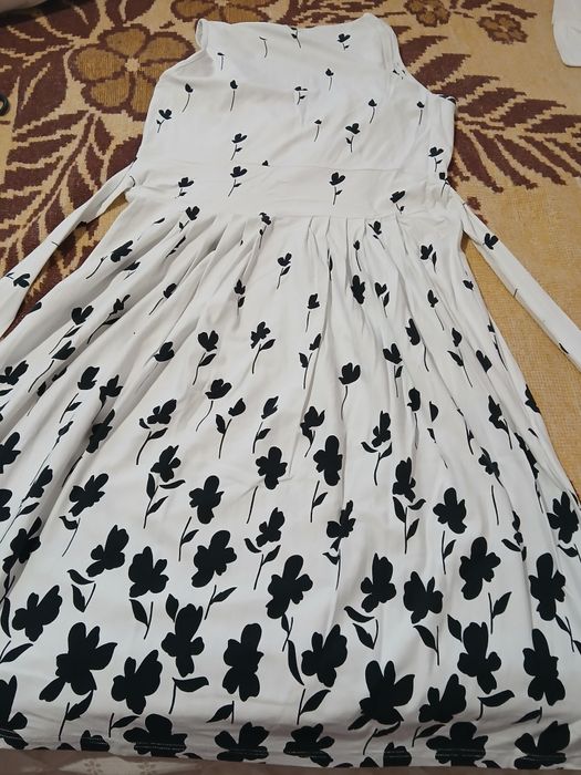 Rochiță foarte frumoasă de vară