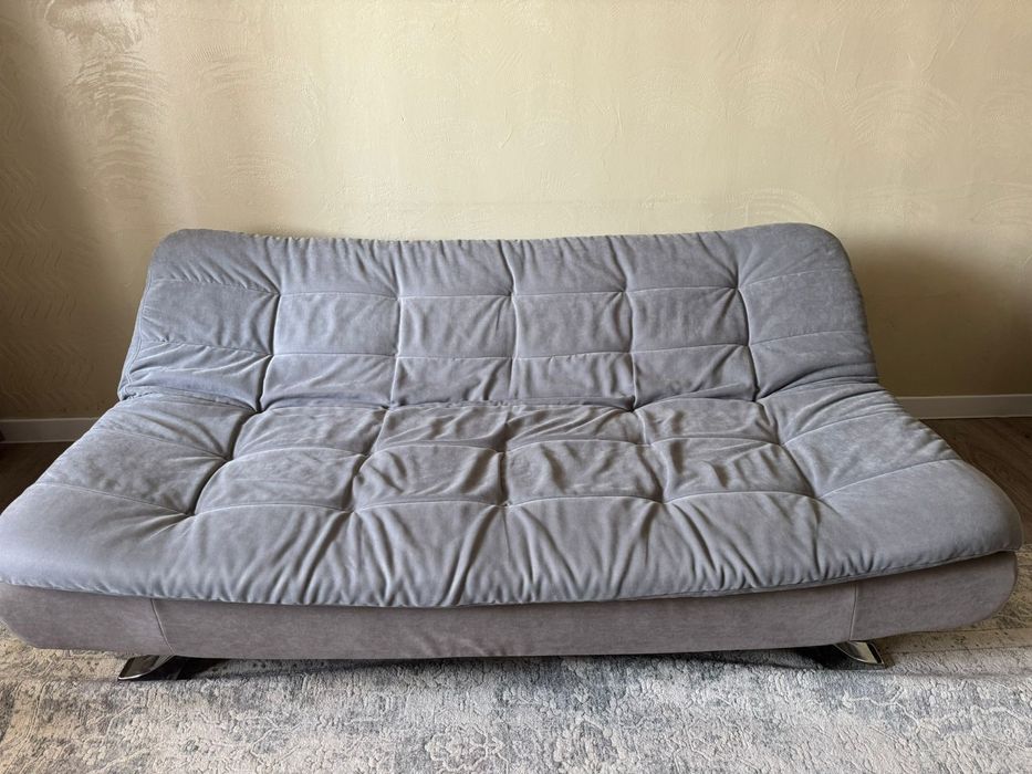 Продам диван чехол снимаются