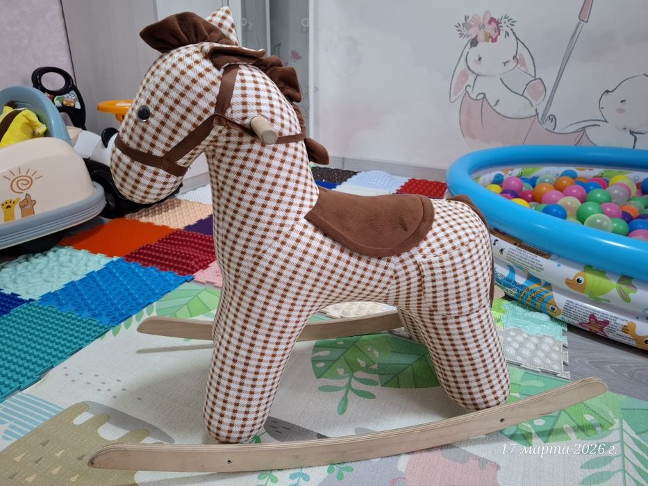 Продам лошадку -качалку