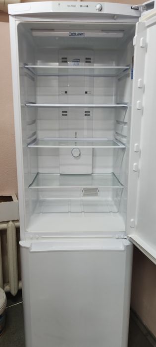 Продам холодильник INDESIT
