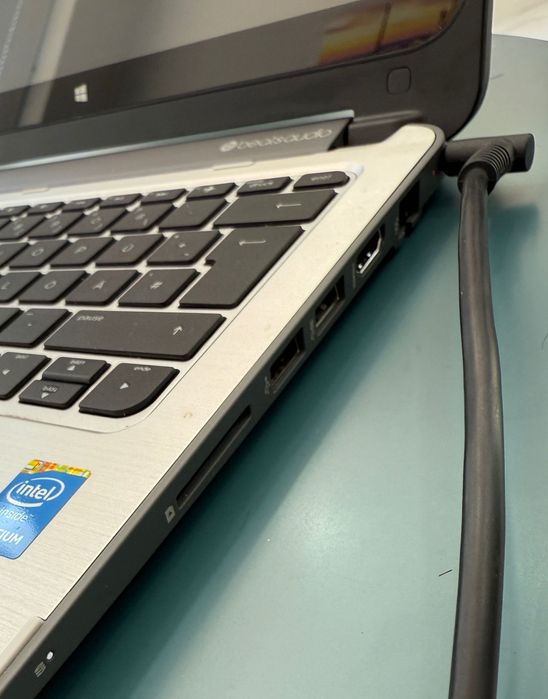 HP Pavilion 512 GB 4GB RAM