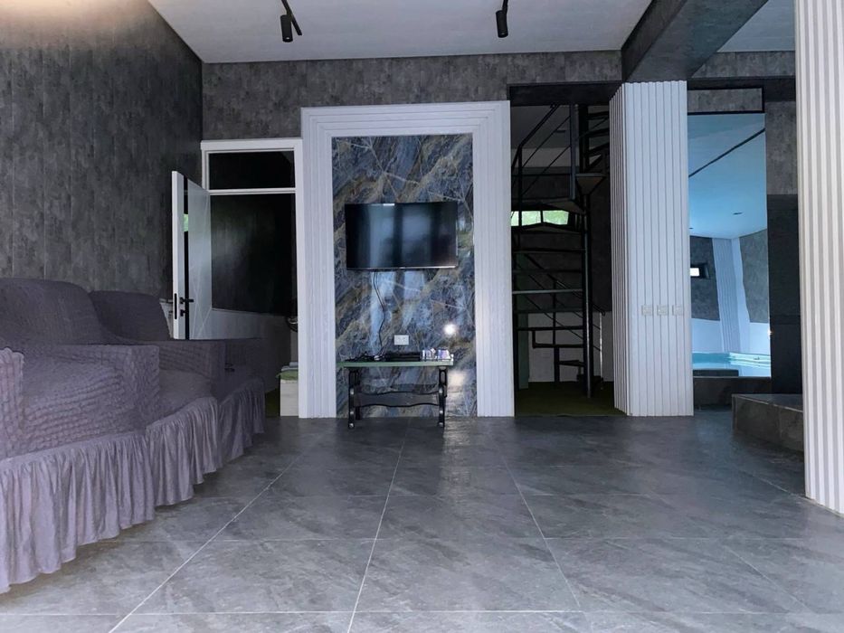 oqtosh dacha oilaviy sauna basseyn isitiladi foodbol polyasi bor