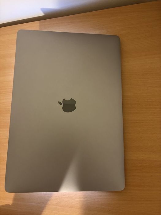 MacBook Pro 15” Retina Touch Bar | 16GB RAM | 512GB SSD | Radeon Pro