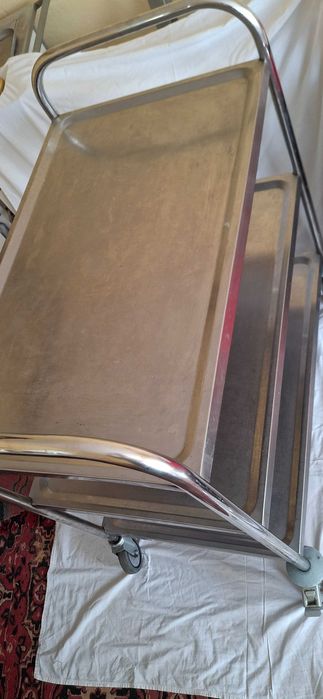 Сервизна количка