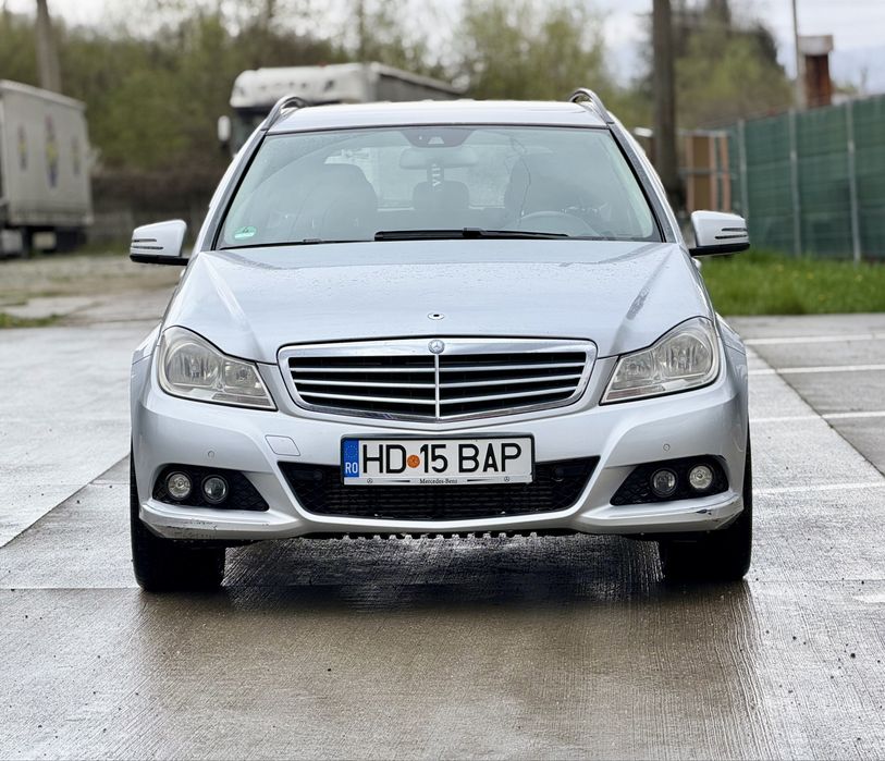 Mercedes Benz C220 Avangarde 2.2CDI 6+1 Manual