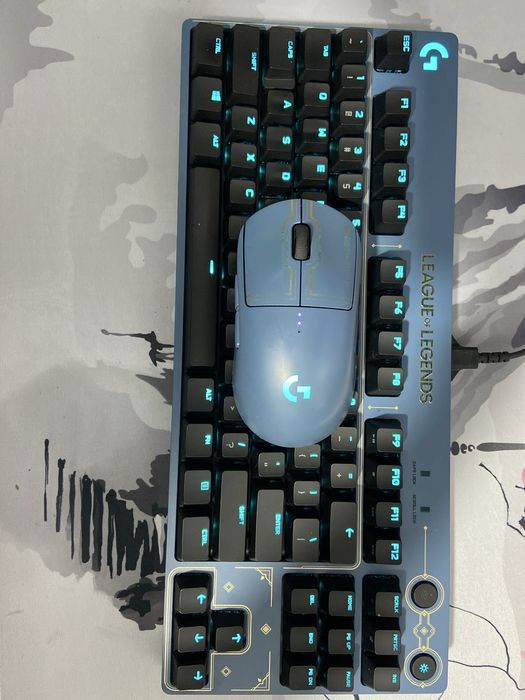 Logitech G PRO Wireless и игровая клава Logitech
