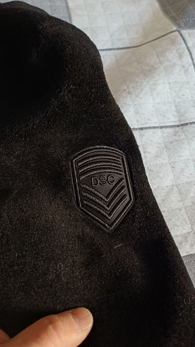 Продается мужская шуба с капюшоном.