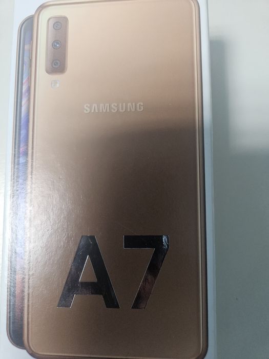 Телефон SAMSUNG  Galaxy A7