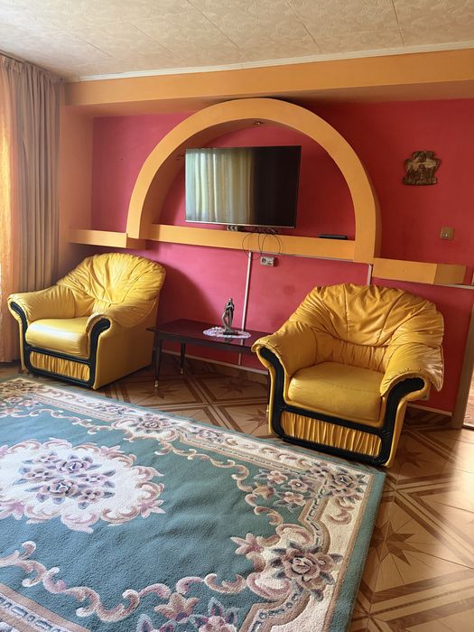 Apartament 3 camere decomandat de inchiriat in cartier Nioua