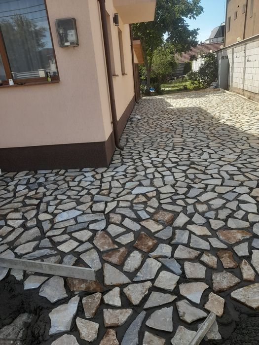 Vând piatră naturală ideal pt pavaj rezistent