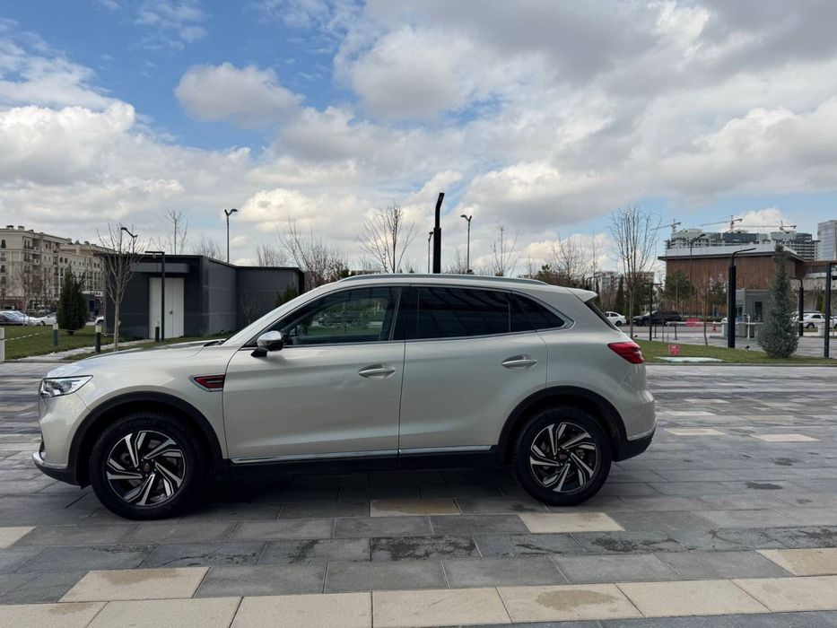 Hongqi HS5 Flag 2 Turbo(14% KREDIT)