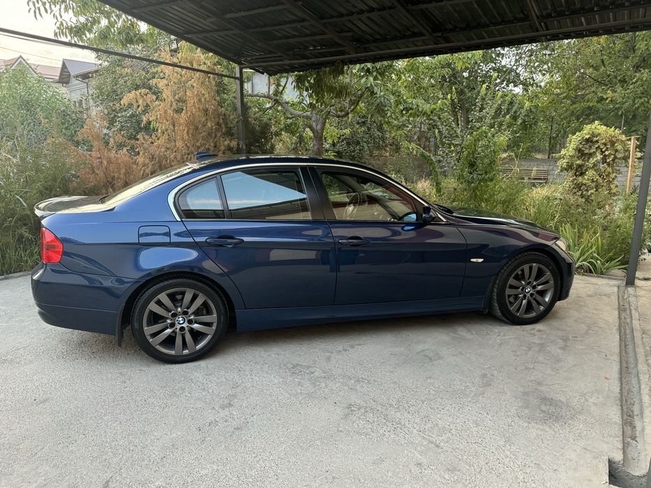 BMW e90 325 xi . продам машину в хорошем состоянии