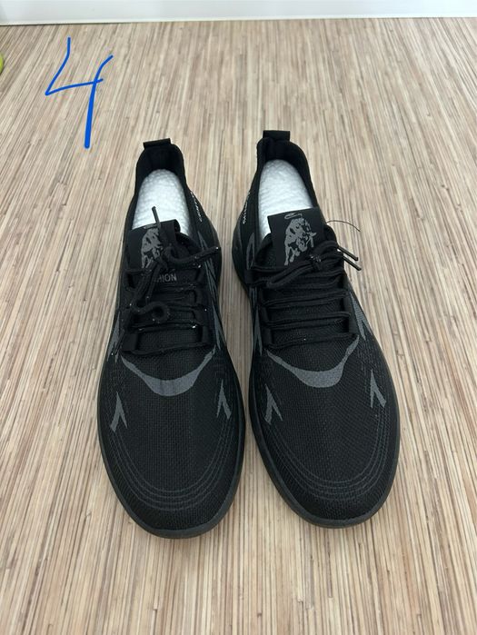 Кроссовки новые