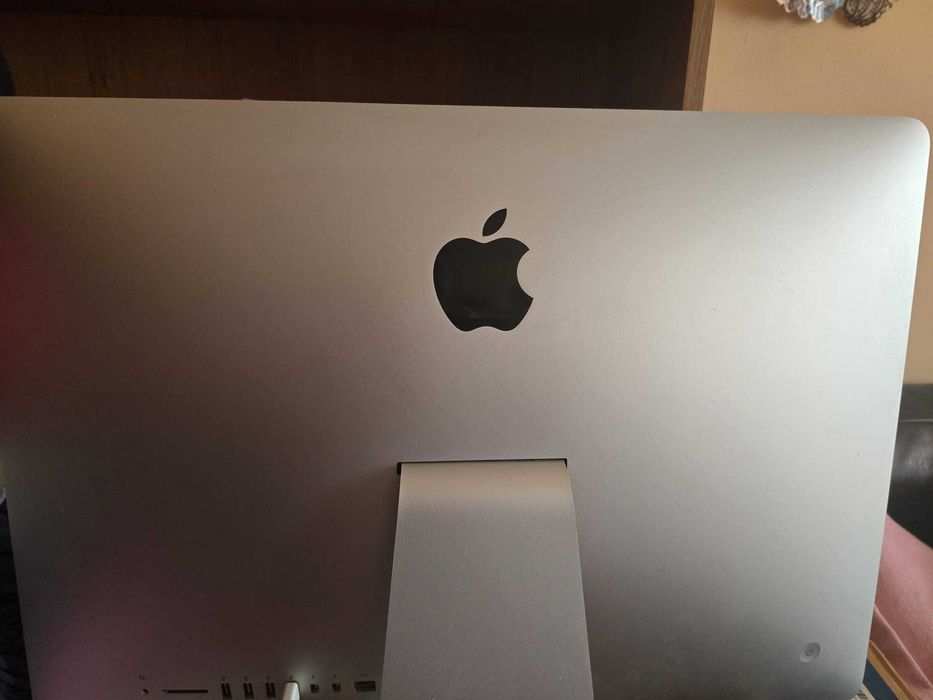 IMac 21.5 inch.an 2014 memorie 8gb. Utilizat
