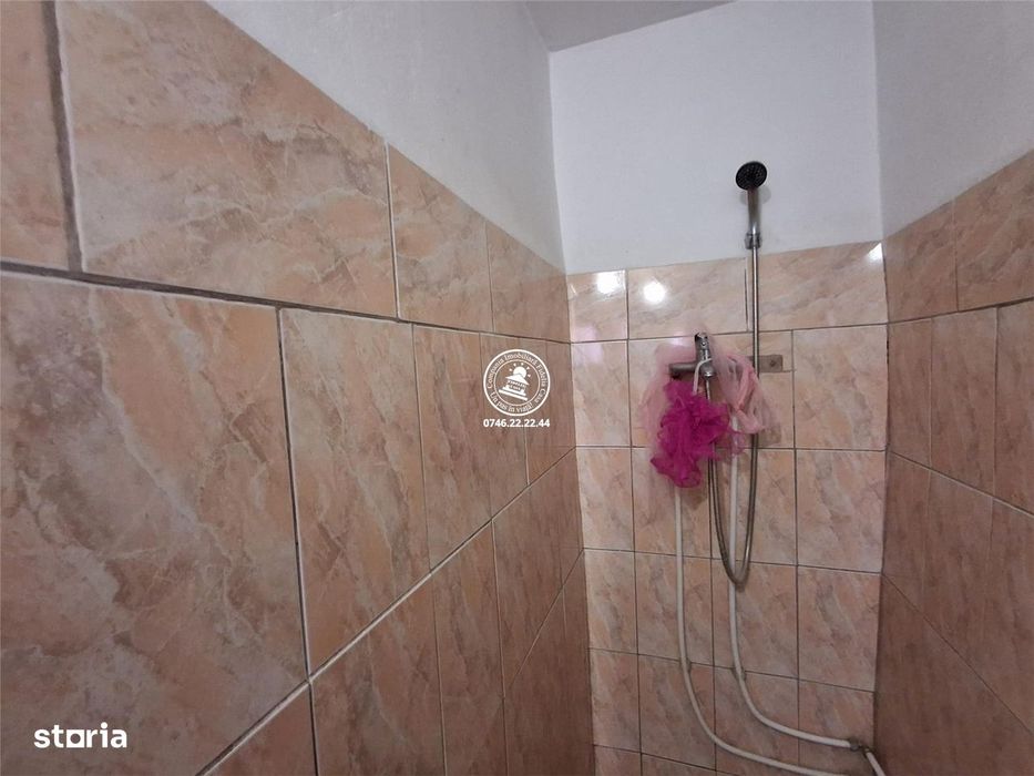 3 case + 808mp teren - Letcani,Iasi