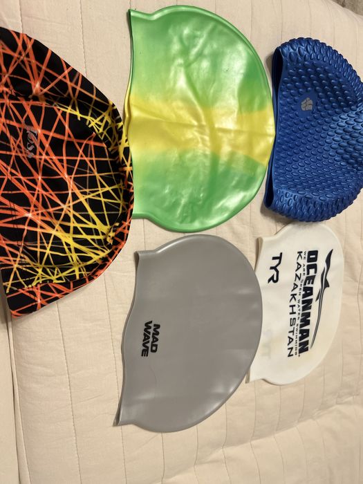 Шапочки для бассейна