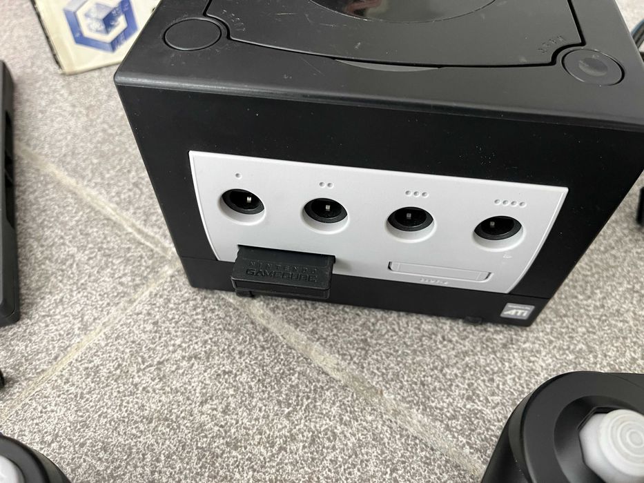 Nintendo GameCube - оригинална игрална конзола в кутия
