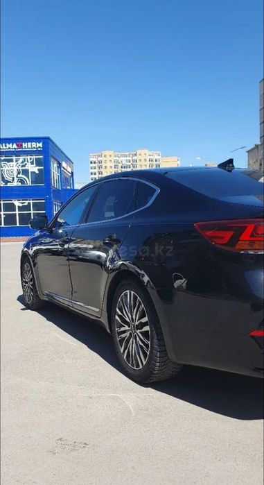 Продам в родном окрасе Kia K7