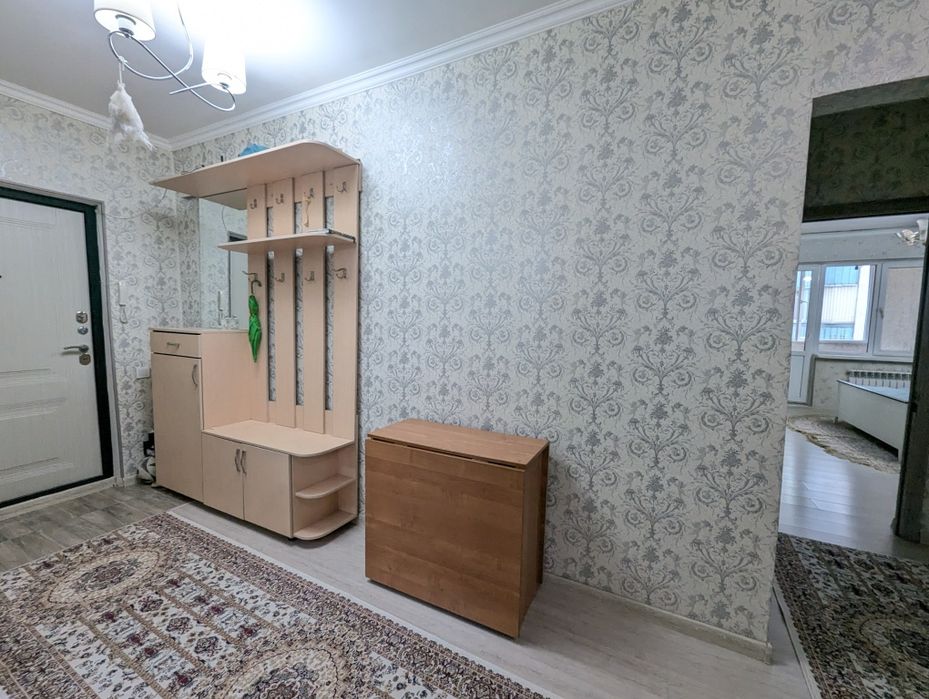 Шкаф для прихожей с тумбой