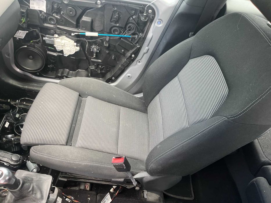 Салон / Седалки за мерцедес Б класа / Mercedes B class W246