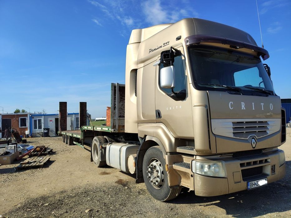 Ansamblu Renault Premium 440 + trailer utilaje 3 axe