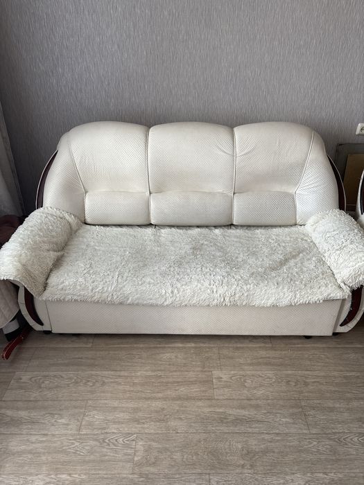 Продам два раздвижных дивана