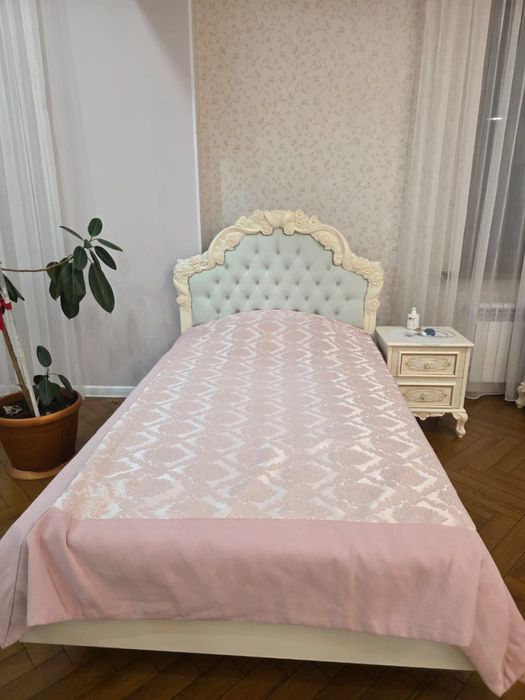 Продам кровати с тумбочками
