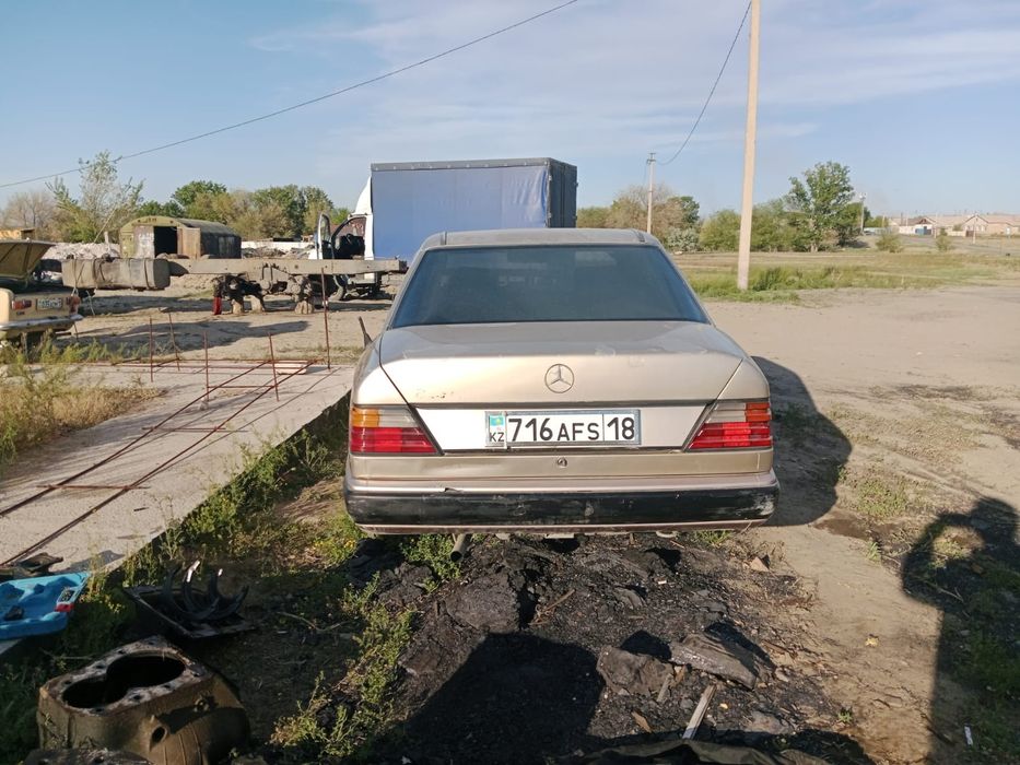 Продам мерседес 124
