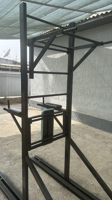 Многофункциональный турник-тренажер