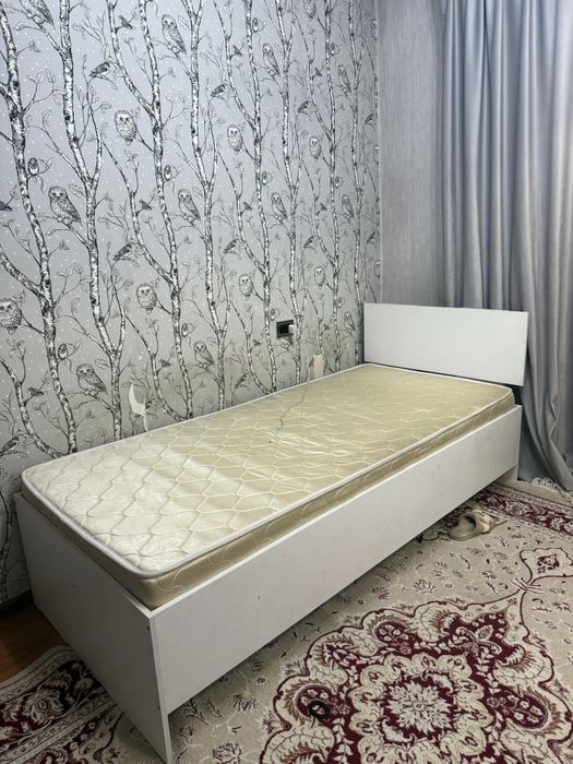 Кровать из дерева