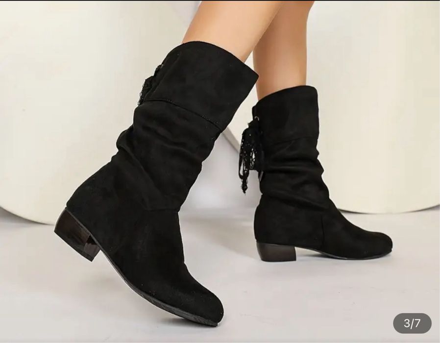 Продаю сапоги ,так как не подошли размером.Новые.Не утепленные.