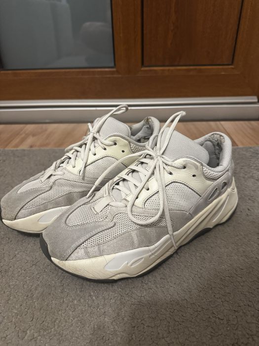 Adidas Yeezy 700 Analog