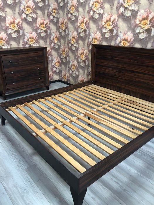 Продам спальный гарнитур