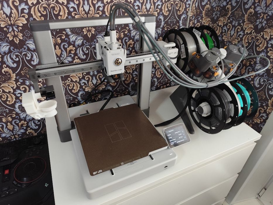 Продам 3д принтер Bambu Lab A1 Combo