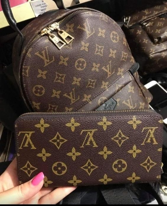 Set rucsac+portofel +curea,saculet, etichetă incluse