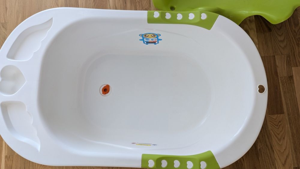 Cadita Bebe cu suport de nou nascut si termometru