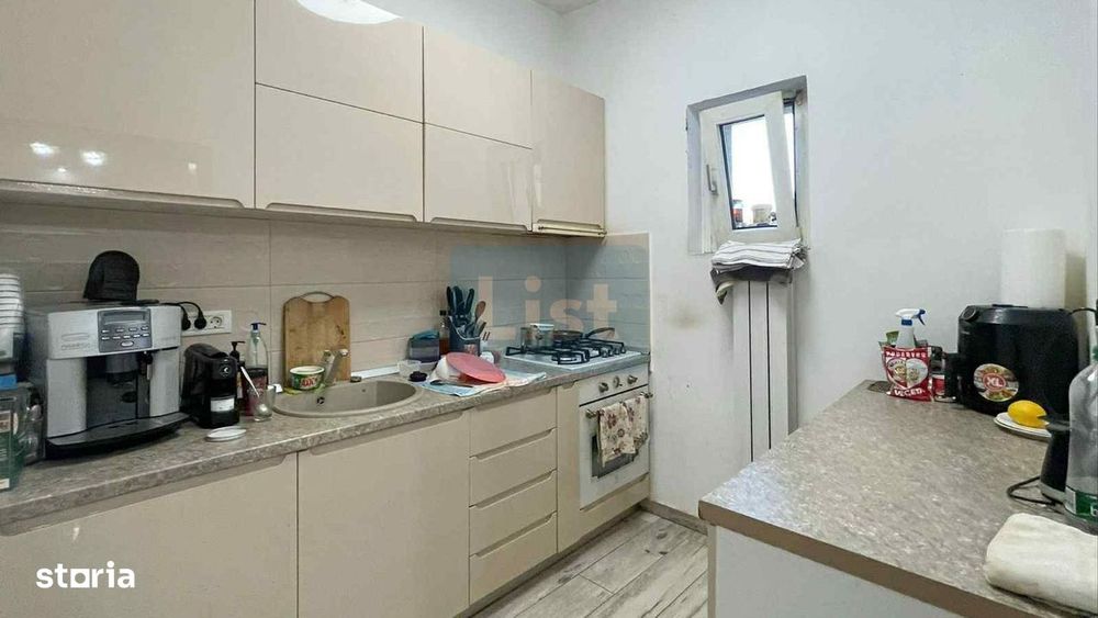 Casa 7 camere, teren 590 mp in Calnic