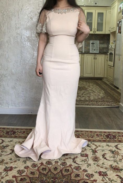 Платье вечкрнее