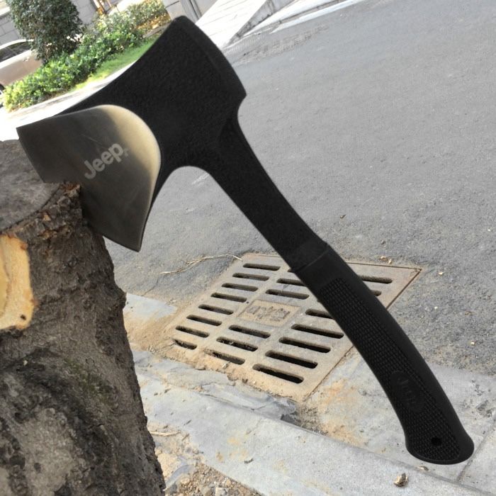 Туристическа брадва JEEP с 2 калъфа подходяща за къмпинг лов риболов