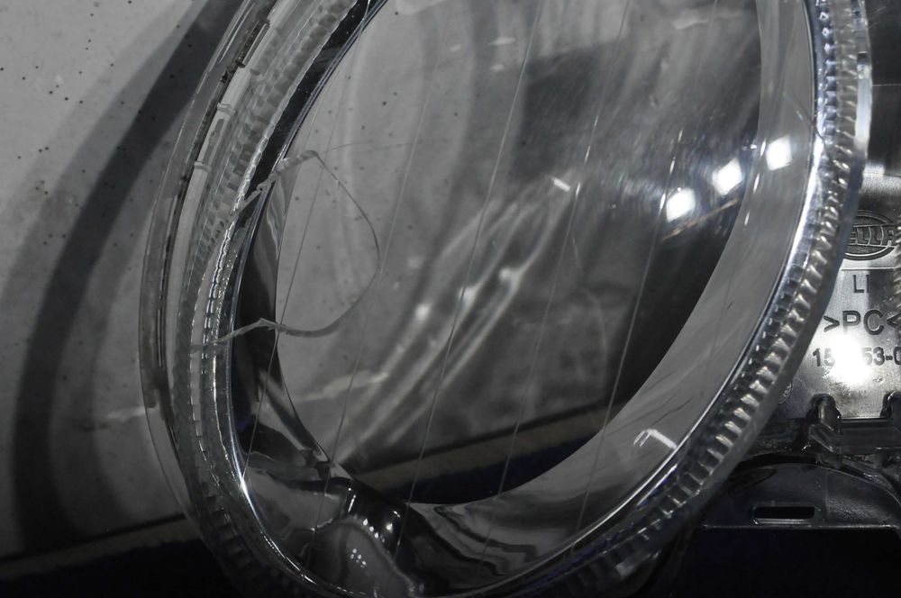 Стекло фары Mercedes-Benz E-Class 2002 W211