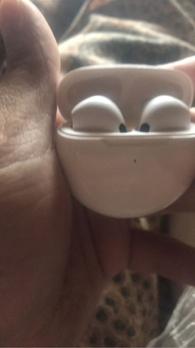 Продавам headphones wireless bluetooth - чисто нови в кутий