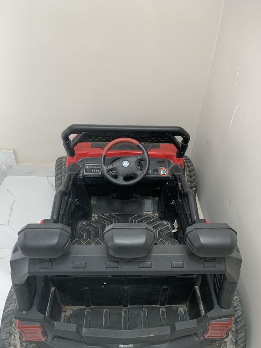 Продам электромобиль детский