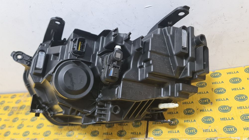 Far led Dacia Duster 2 facelift 260106194r alb