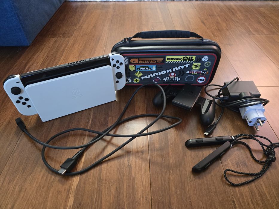 Nintendo Switch OLED alb, pachet complet