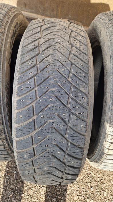 Продам резину YOKOHAMA 225×60×17